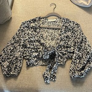 Audrey 3+1 floral ballon sleeve crop top